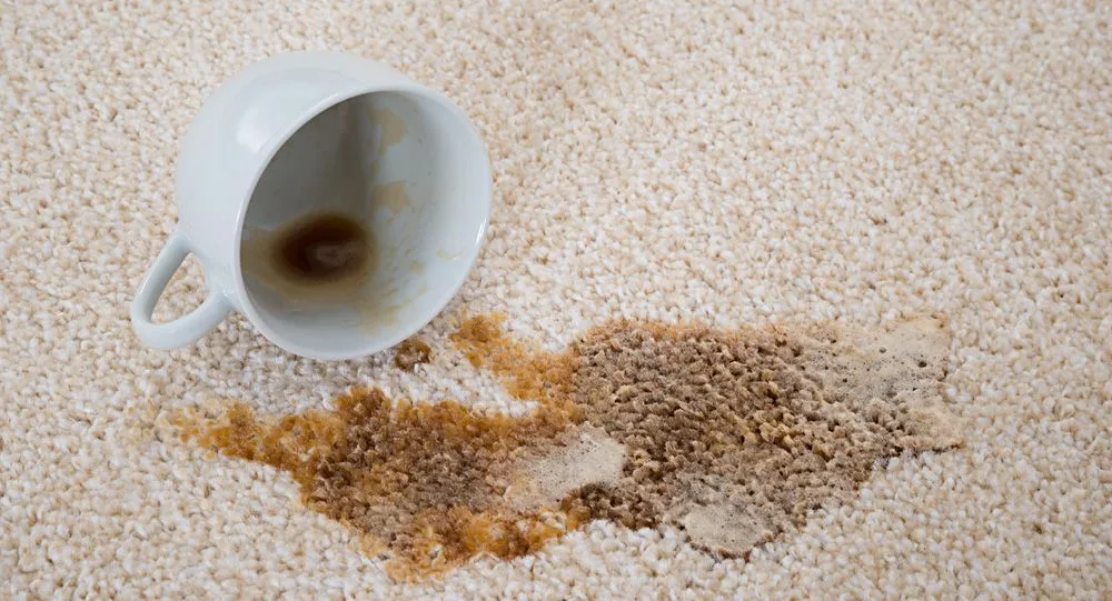 Пятно на мебели