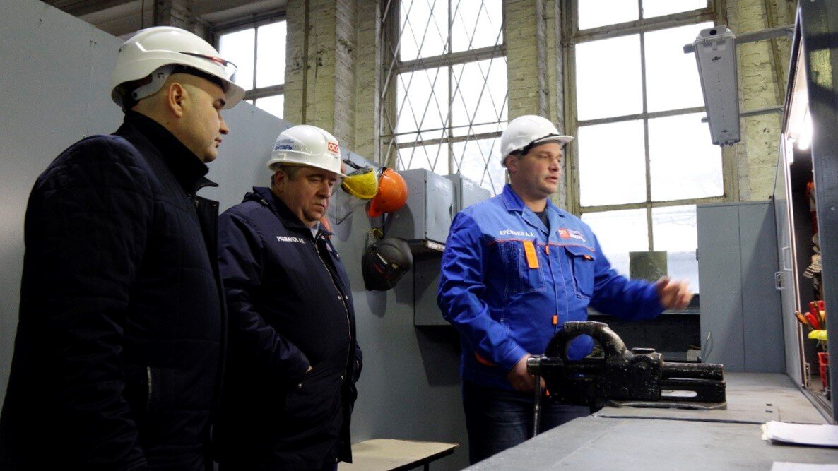 Глава ОСК ознакомился с реализацией производственной системы на ПСЗ "Янтарь"