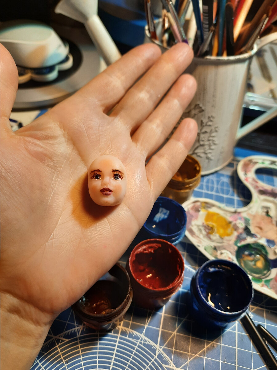 Фото с рабочего стола, процесс росписи.