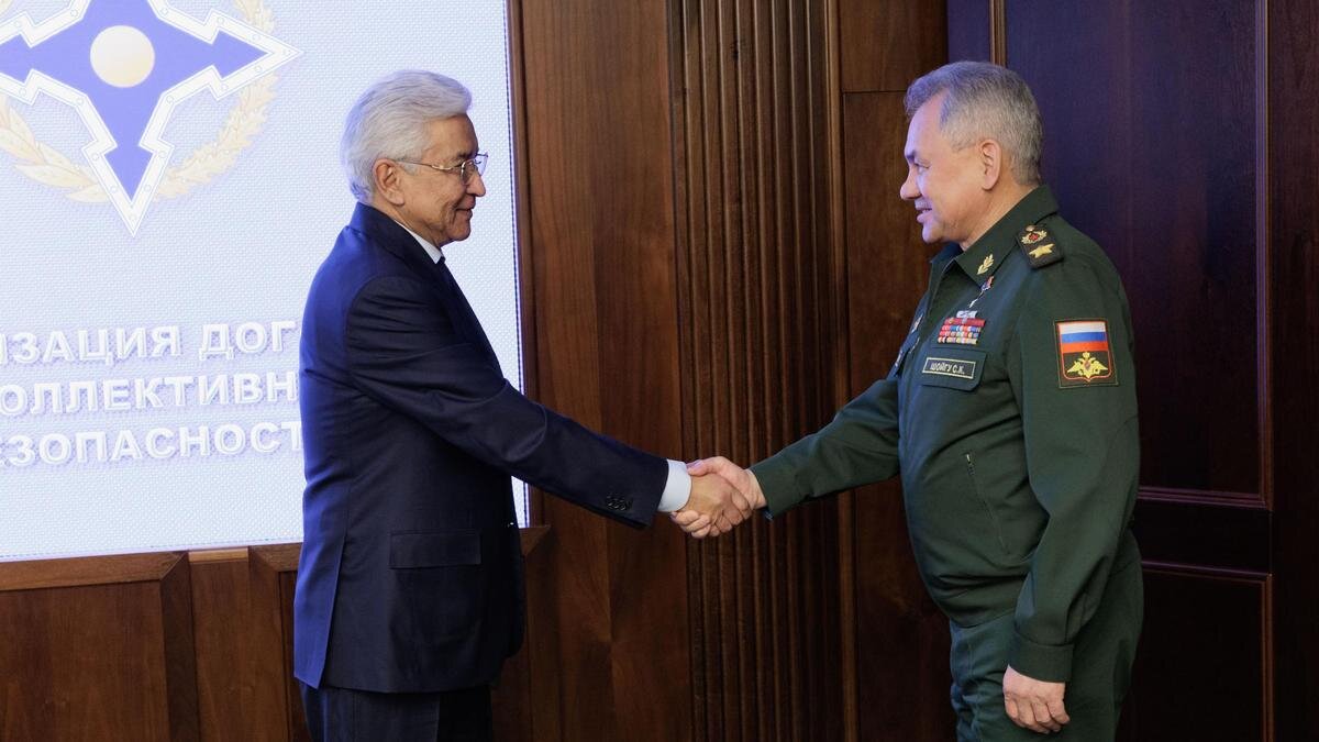    Имангали Тасмагамбетов и Сергей Шойгу:odkb-csto.org