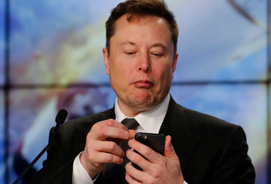 Илон Маск, один из самых богатейших людей планеты. Источник фото ixbt.com