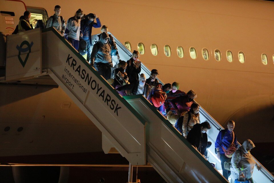     Пассажирам после рейса потребовалась помощь. Мария ЛЕНЦ