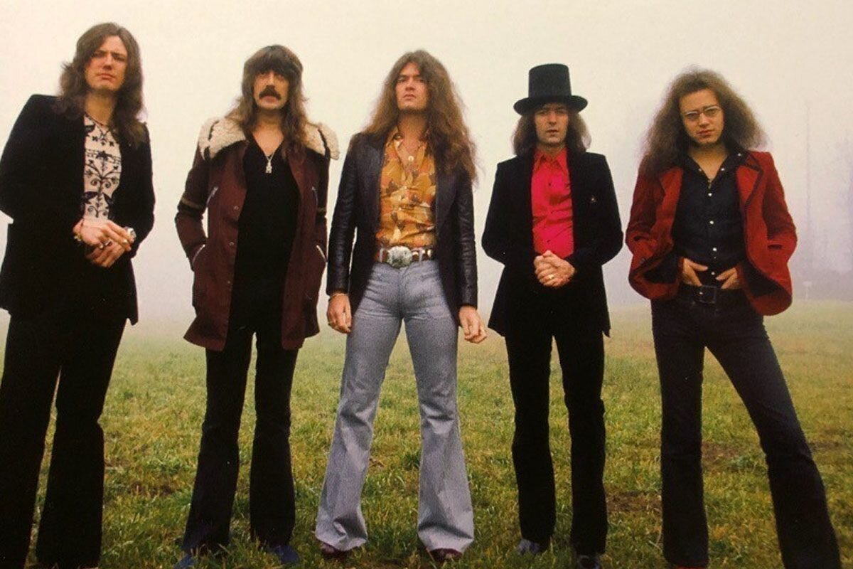 Smoke on the Water – «огненный» хит Deep Purple, основанный на реальных  событиях 1971 года | 𝐅𝐔𝐙𝐙 𝐌𝐔𝐒𝐈𝐂 | Дзен