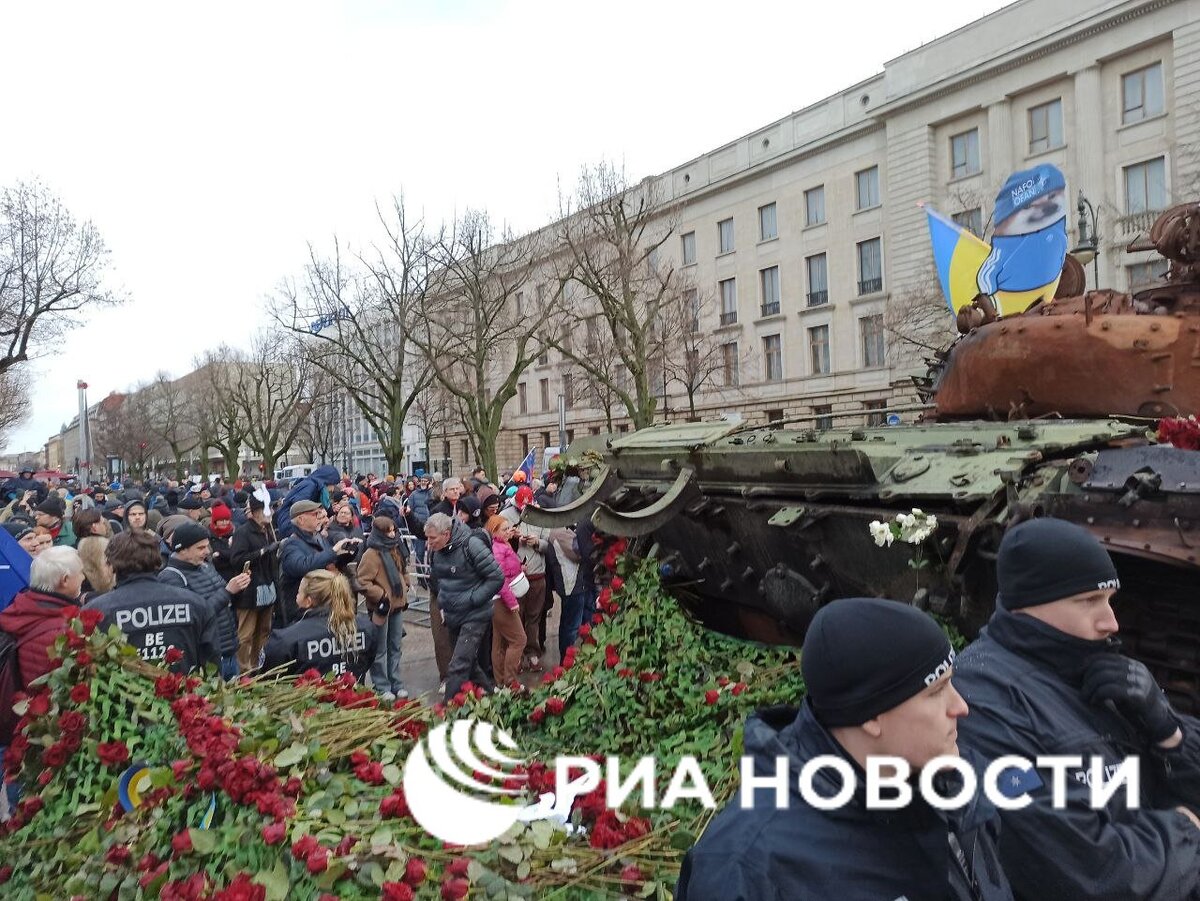 Цветы русскому танку 1. Берлин