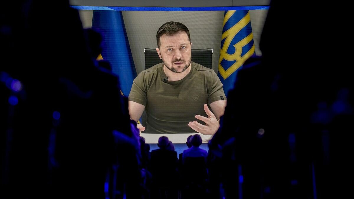    Онлайн выстулпение президента Украины Владимира Зеленского в Давосе, май 2022 © AP Photo / Markus Schreiber