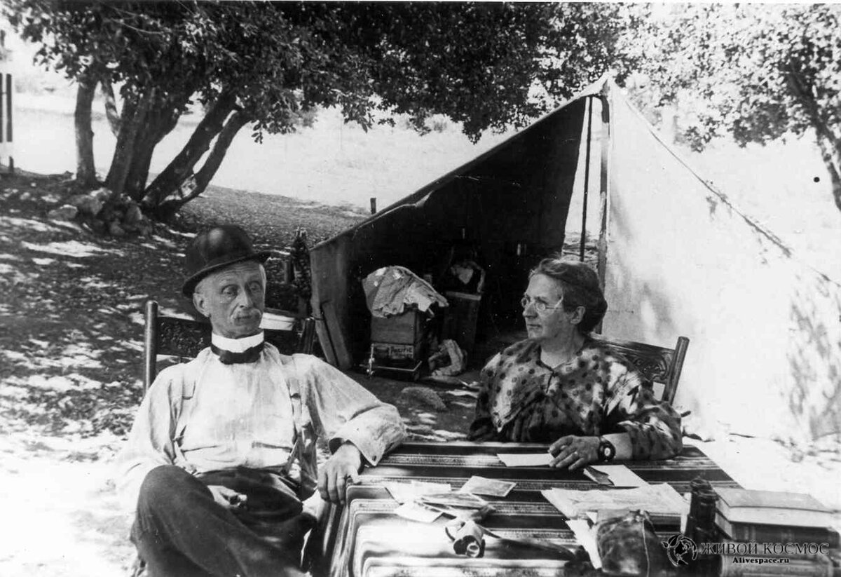     Астроном Каптейн с супругой после обнаружения новой звезды отправились в поход. Фото НАСА.