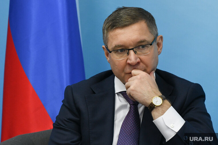    Владимир Якушев поручил держать на строгом контроле ситуацию с лесными пожарами