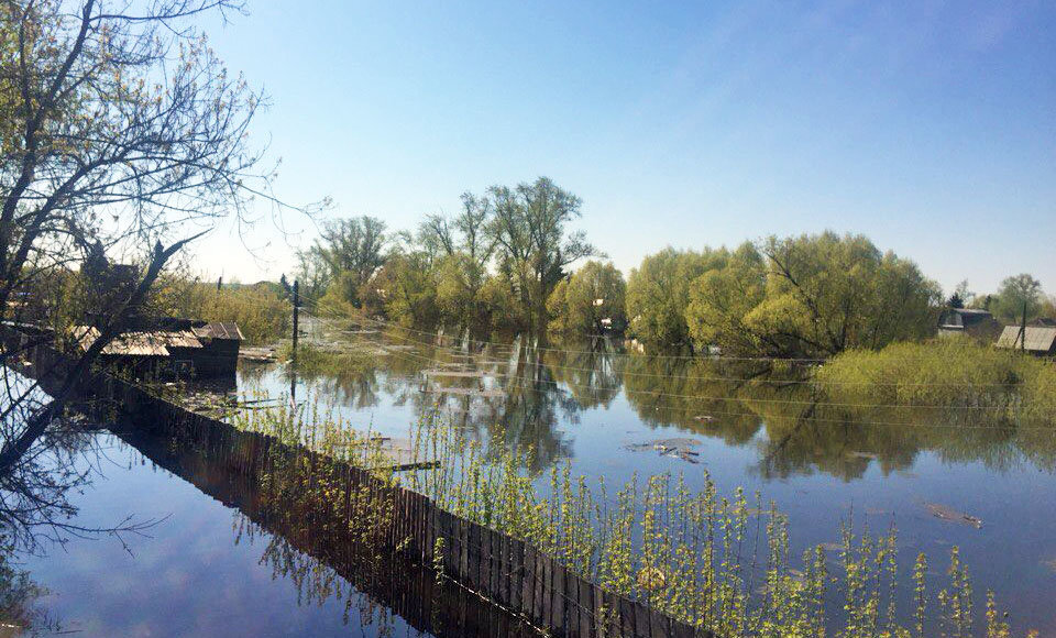 лух половодье. весенний паводок. летне осенний паводок. весеннее половодье. тип реки имеющий две межени и два половодья.