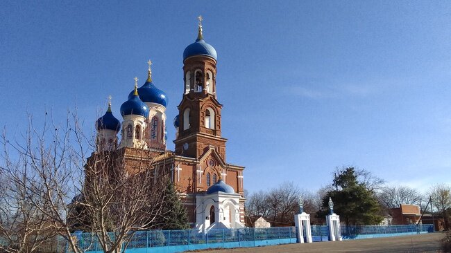  Храм Рождества Пресвятой Богородицы, расположен в станице Воронежской Усть-Лабинского района, Краснодарского края. Храм необыкновенный, величественный, красивый, не в каждом городе встретишь такой.-2