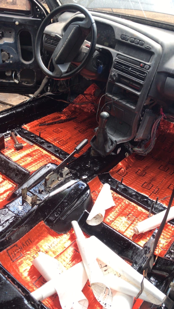 Проклеил весь салон шумкой ушло 30 маленьких листов цена материала 7800 