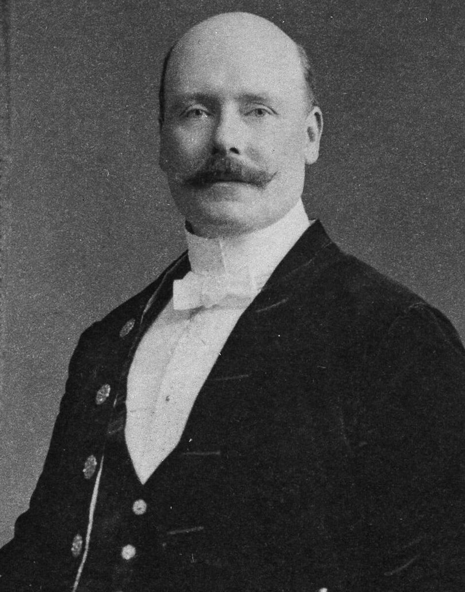 Чарльз Доусон (11.07.1864 - 10.08.1916) - адвокат, археолог-любитель