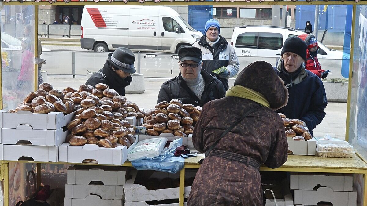    Уличная торговля в Варшаве, Польша© AP Photo / Alik Keplicz