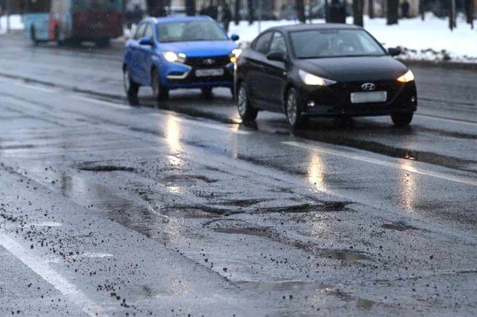     Более 170 километров дорог ждет капремонт в Санкт-Петербурге и Ленобласти в 2023 году. Юлия ПЫХАЛОВА