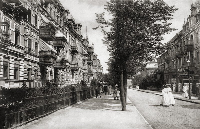 Фото начала XX века взято из открытых источников.