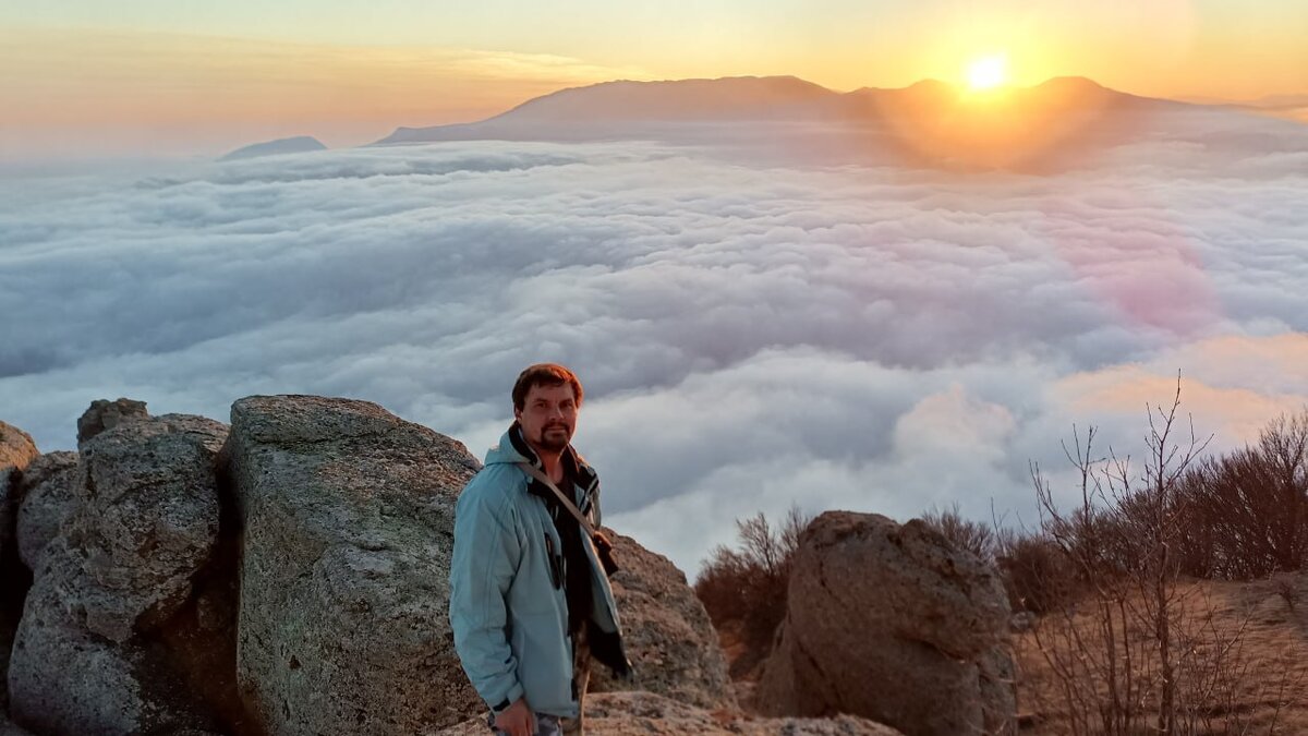 А что такое Жизнь? Автор статьи 31.12.2022 года в горах Крыма.