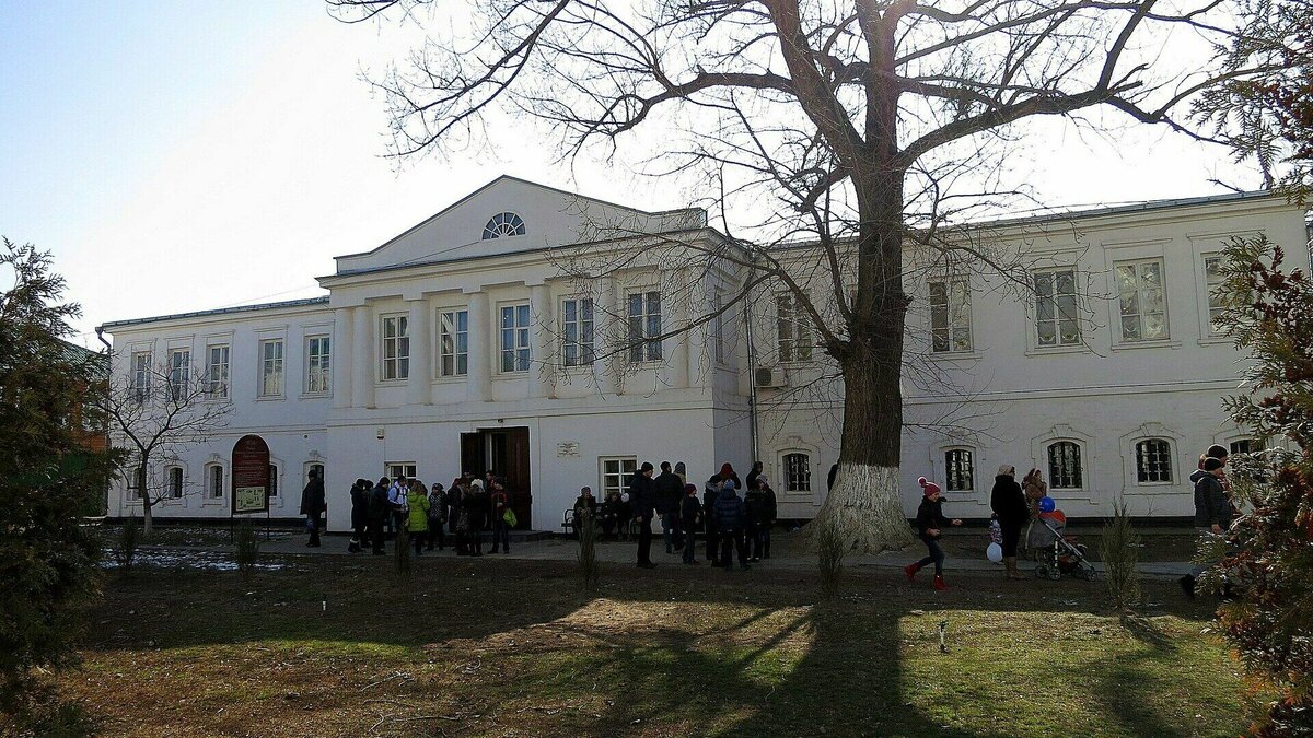     В Ростовской области не передали в собственность РПЦ здание Старочеркасского музея-заповедника, где хранят фонды учреждения, говорится в отчете правительства региона.