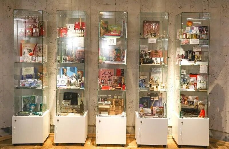 Выставка "Книги и ароматы"