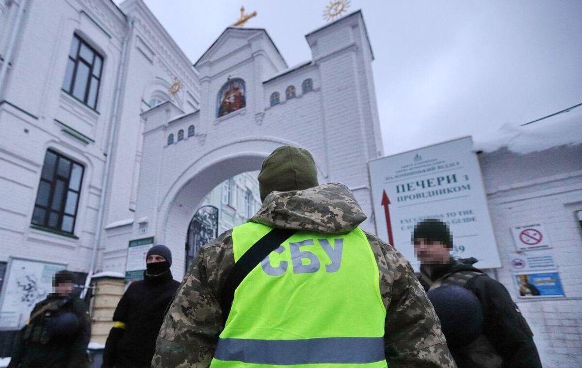 СБУ терроризирует православных монахов Киево-Печерской лавры