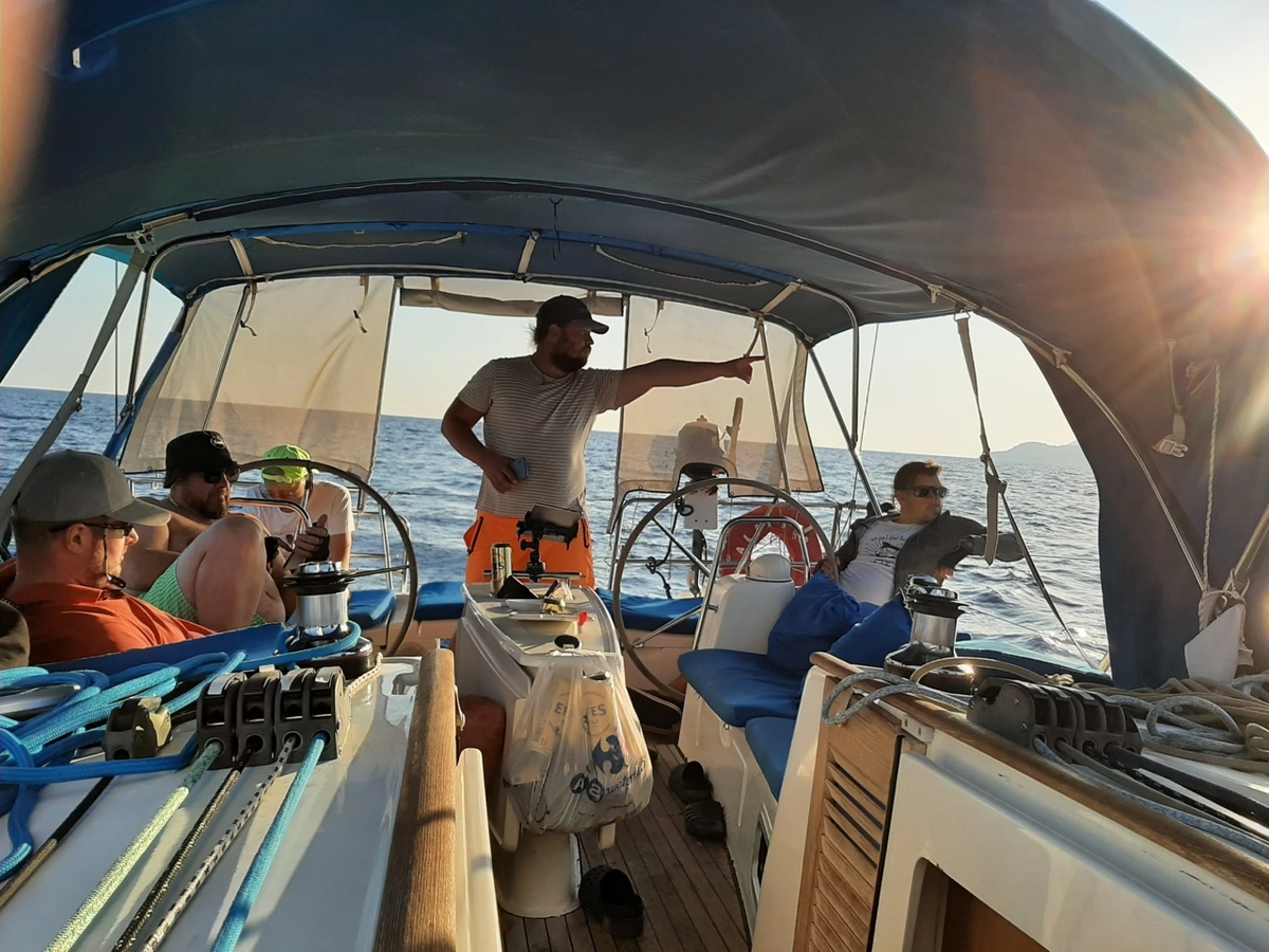 Капитан в работе