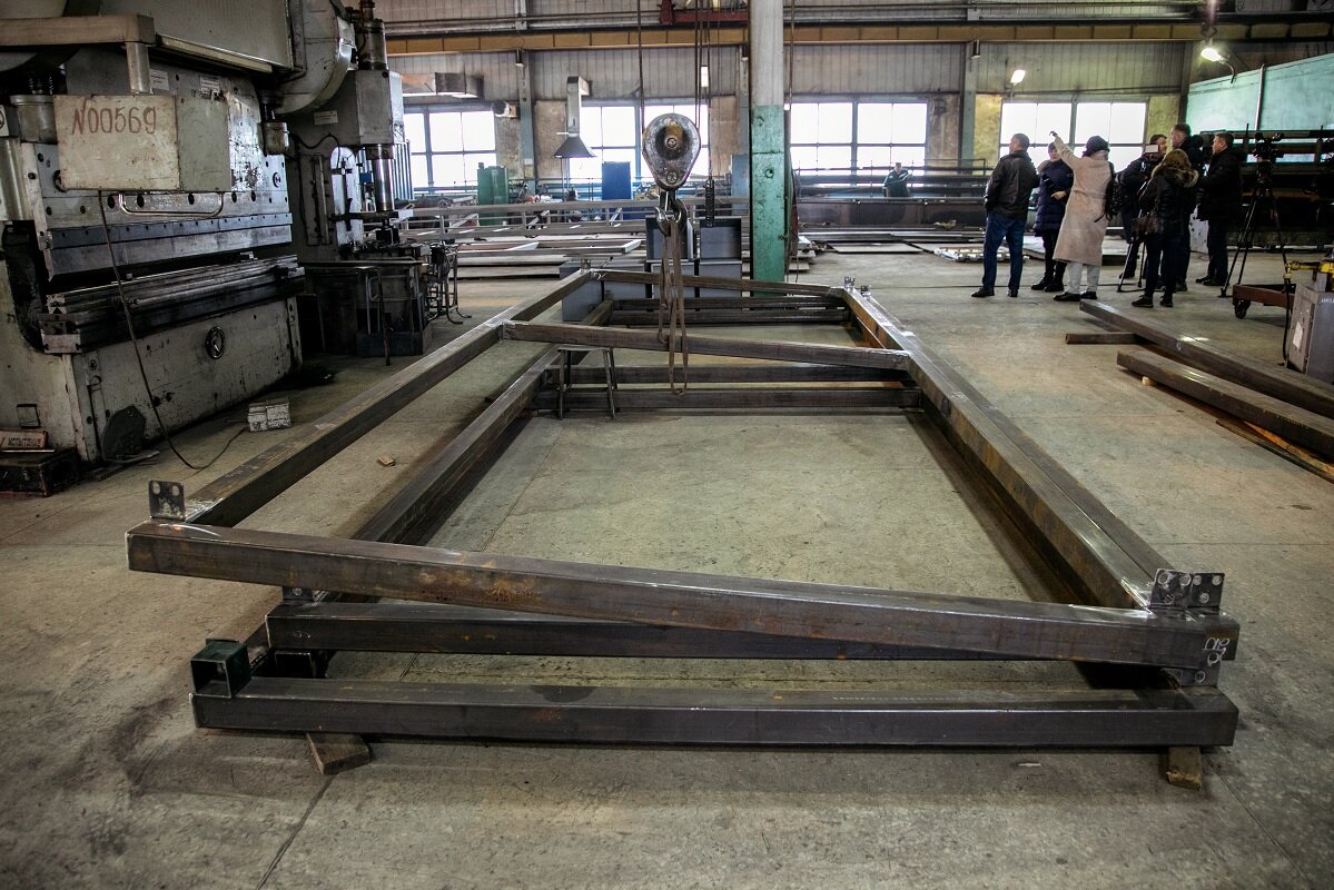    В Сургуте начали производство современных остановочных комплексов