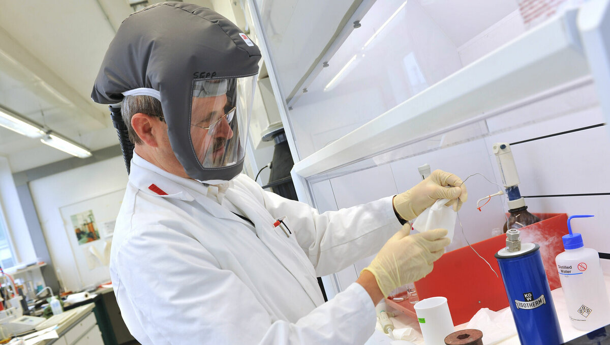     Прокуратура КБР подала апелляцию на оправдательный приговор в отношении доктора фармацевтических наук Хусейна Карагулова в Верховный суд Кабардино-Балкарии. Об этом NewsTracker сообщила защитник Карагулова и его супруга Альбина Камбачекова.