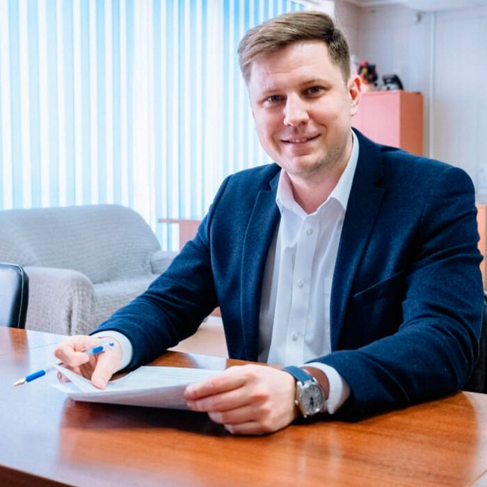 Вице-мэр Иркутска Дмитрий Ружников подал документы для участия в предварительном голосовании партии «Единая Россия» перед выборами в Законодательное собрание Прибайкалья. Об этом сообщается в официальном телеграм-канале регионального отделения партии.