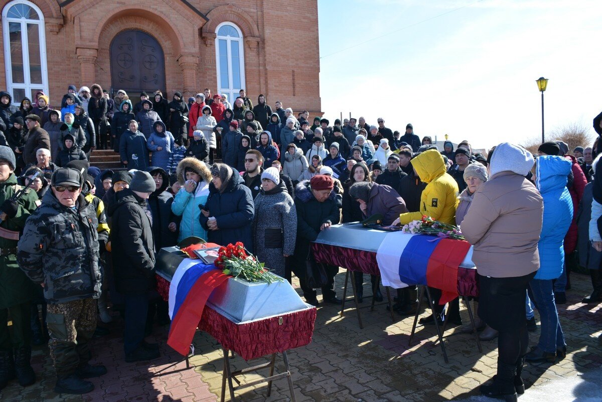    В Оренбургской области проводили в последний путь 4-х военнослужащих, погибших в ходе СВО