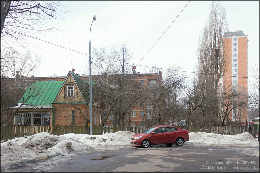 Севанская улица, дом 48а - вид с востока.