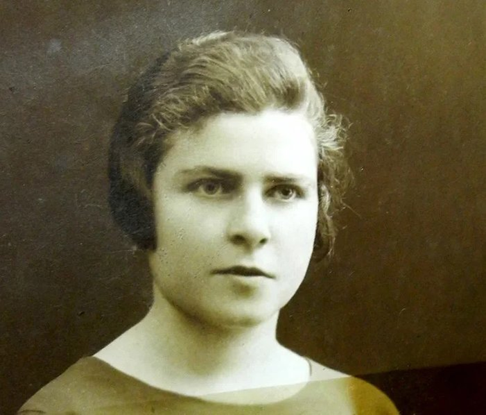 Елена Афанасьевна Булгакова, младшая сестра писателя. 1902-1954. Фото с сайта https://www.mos.ru/