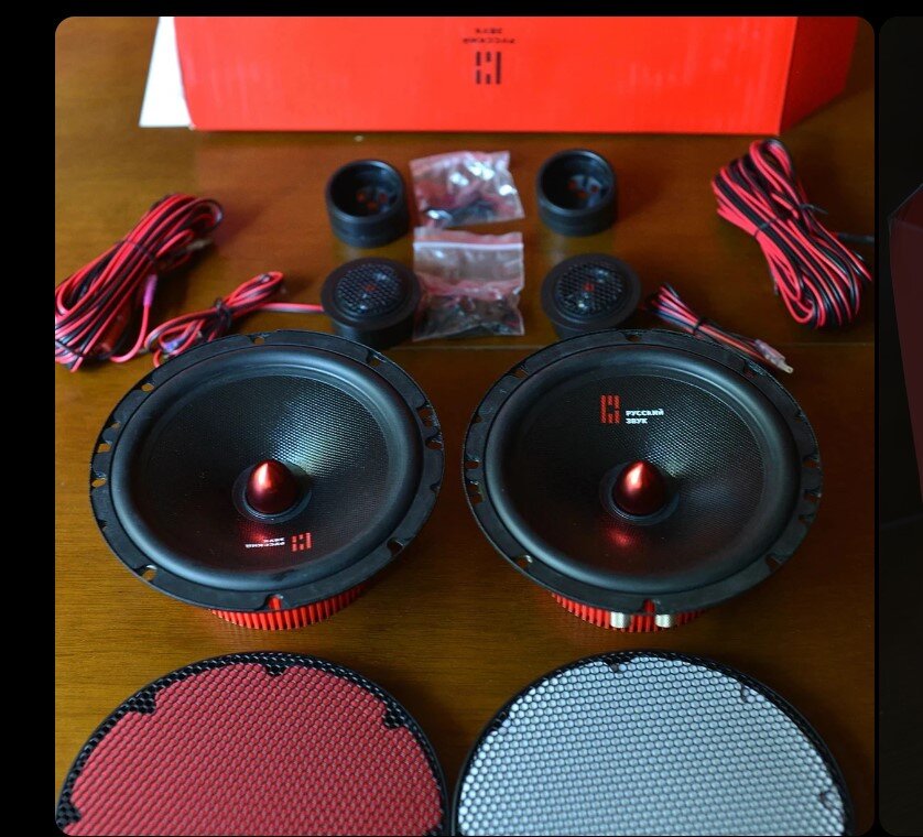 В комплекте есть все самое необходимое:)