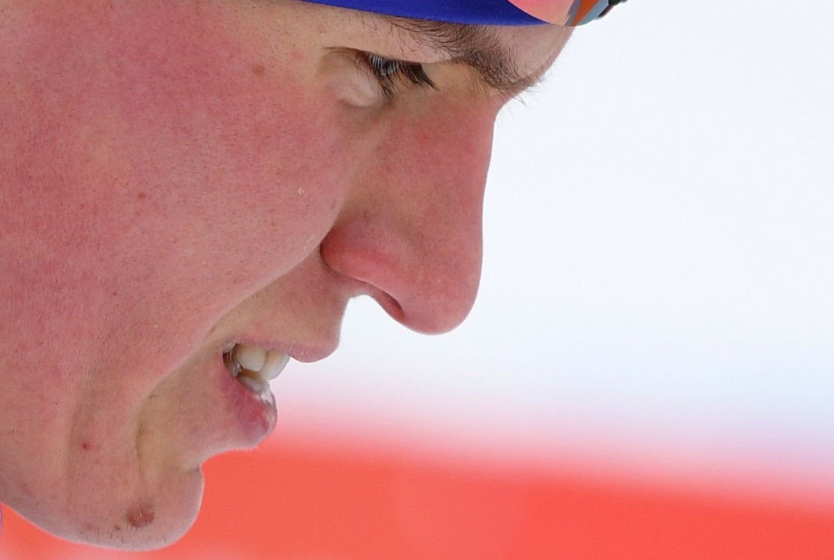   Большунов выиграл гонку с раздельным стартом на 15 км на чемпионате РФ