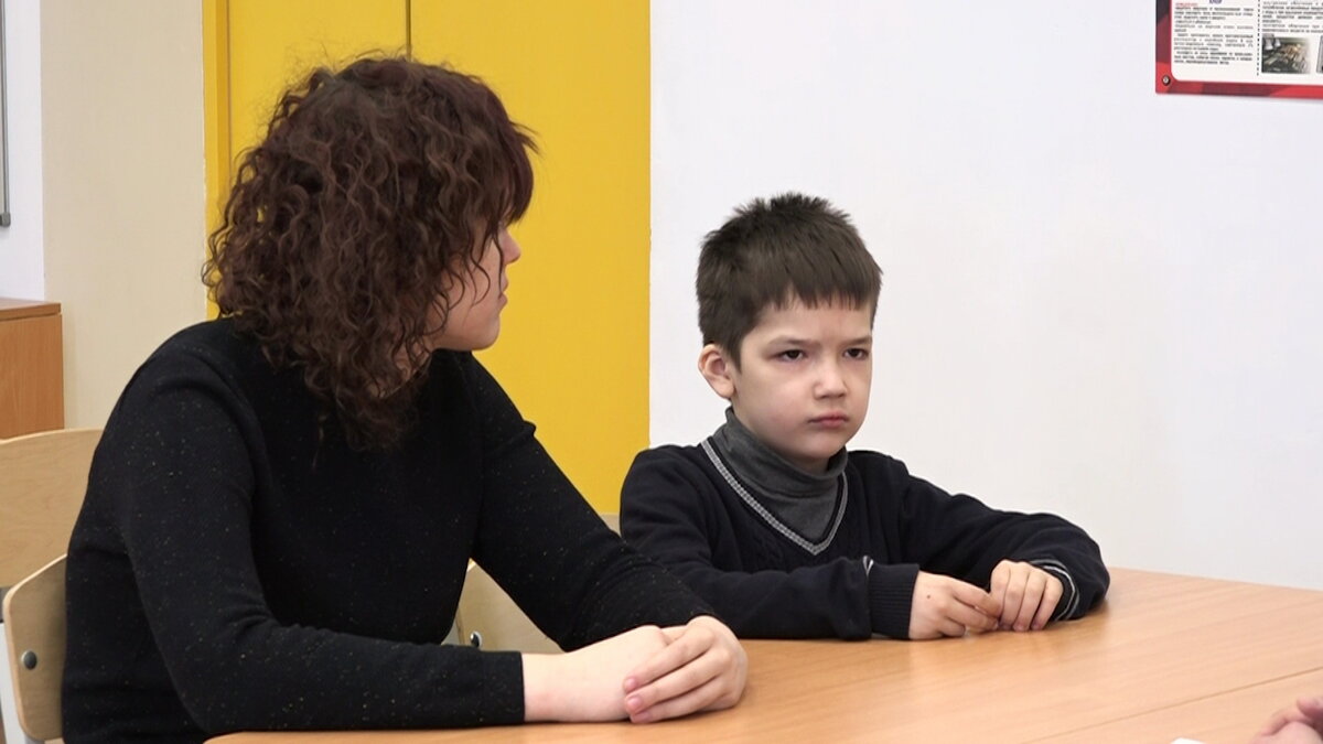    С помощью YouTube научился тушить огонь: мальчик из Белоярского, спасённый из горящего дома, рассказал свою историю