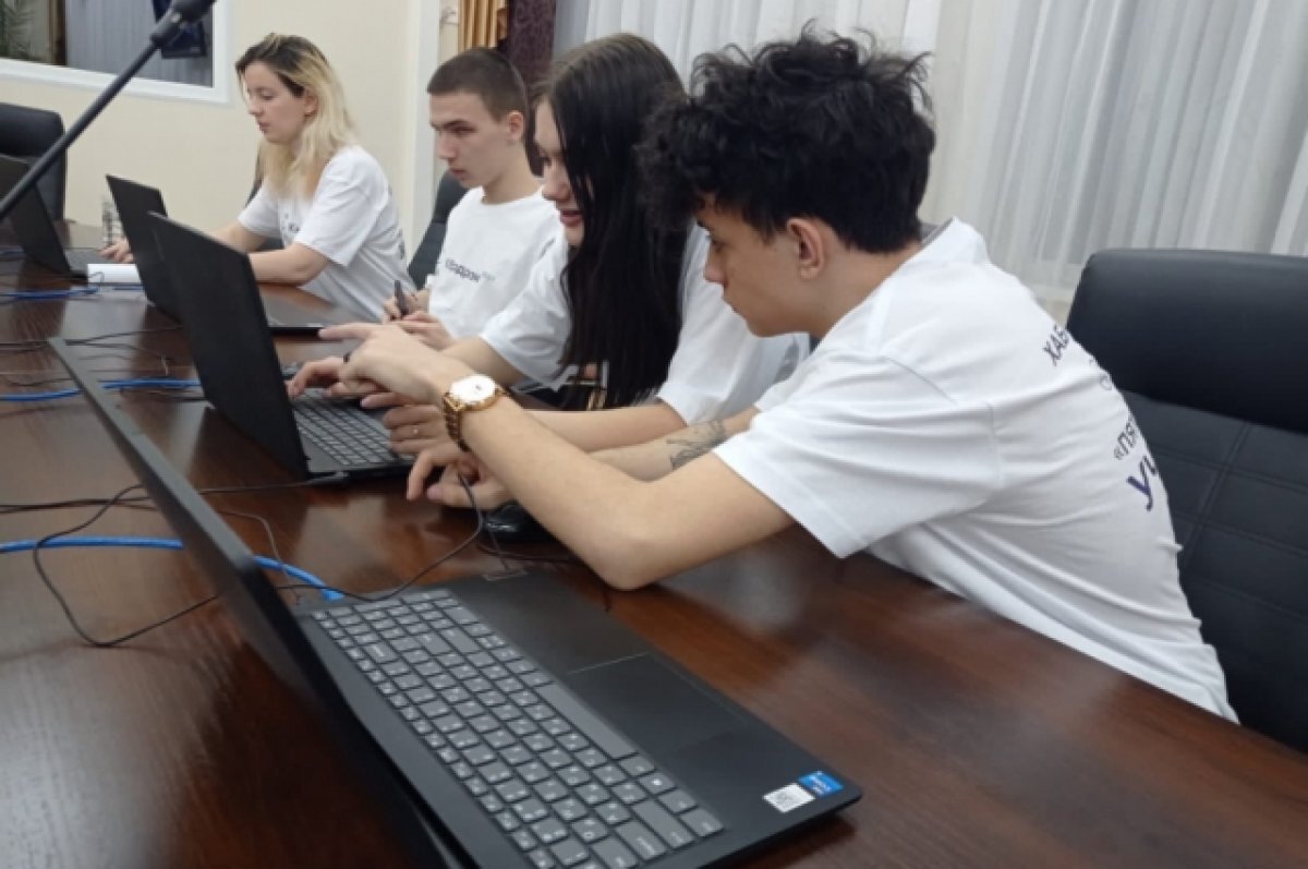    За выход в полуфинал киберконкурса борются команды Хабаровского края