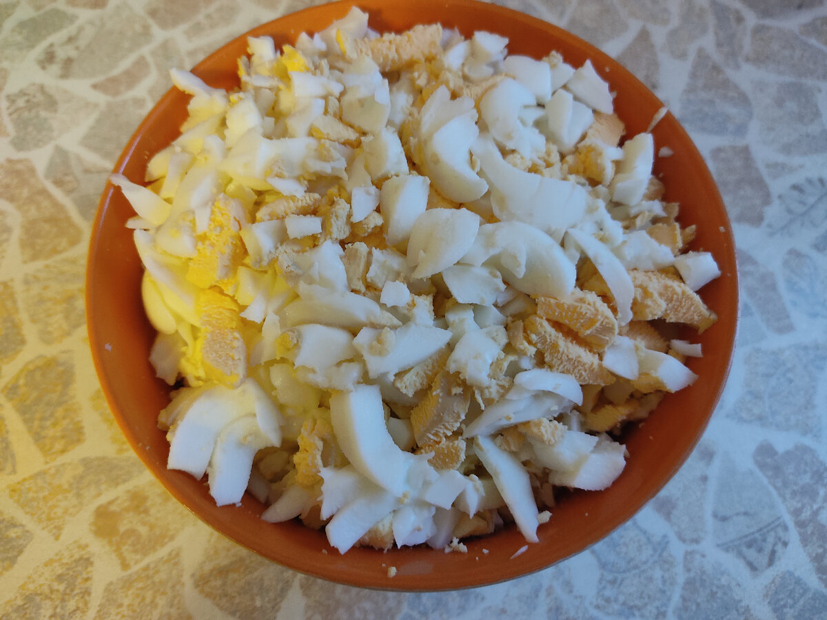 салат из белой фасоли консервированной с яйцом и колбасой зеленый лук | Дзен