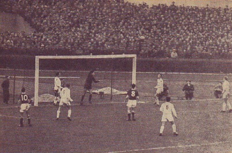 4 декабря 1957 года. Первый опыт Дуклы в еврокубках - против Манчестер Юнайтед