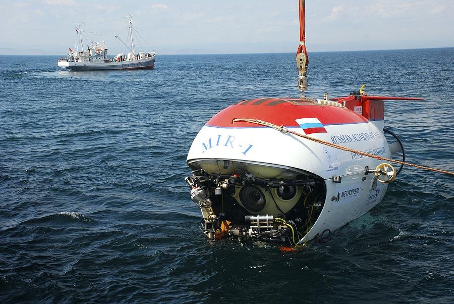 Two worlds 2 город. Two worlds - epic edition (2007. Глубоководный аппарат мир 1. Two worlds 2. Mir 1 mir 2.