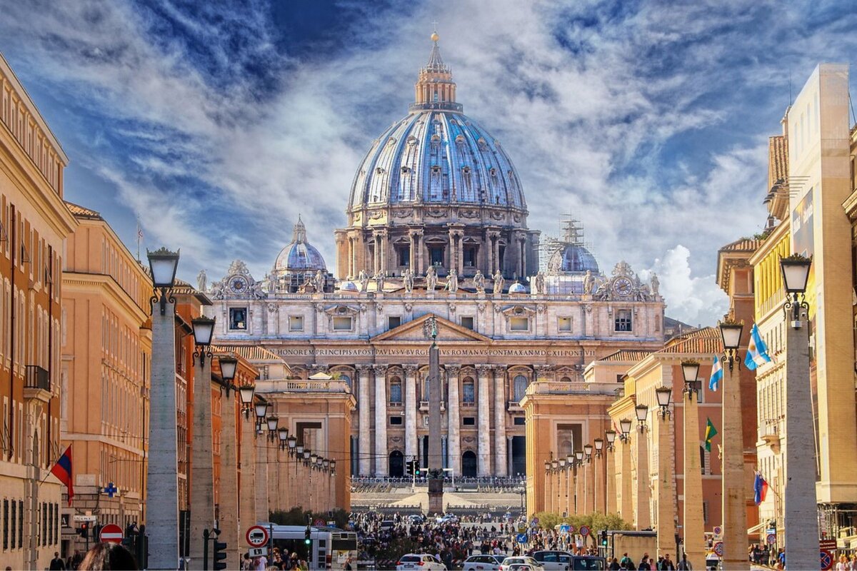 Фото с сайта: https://italian-traditions.com/wp-content/uploads/2022/10/Vaticano-it.jpg