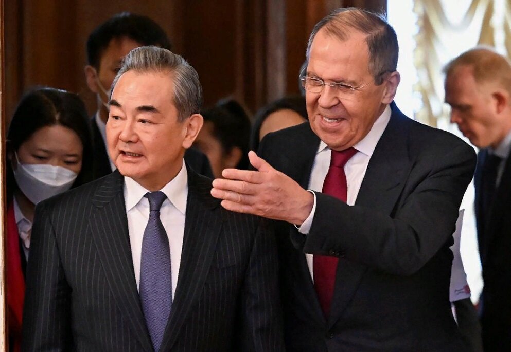 Озвучил мирный план лично товарищ Ван И. 