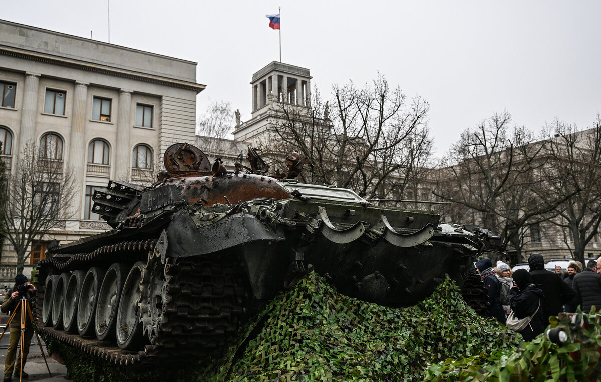    Здание посольства России в Германии  EPA-EFE/FILIP SINGER