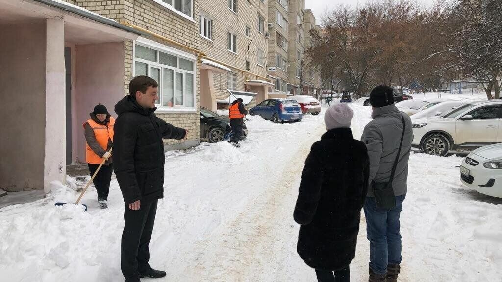     В Ставропольском крае планируют вложить четыре миллиарда рублей в модернизацию системы ЖКХ. Какие работы хотят провести и что это даст региону — в материале NewsTracker.