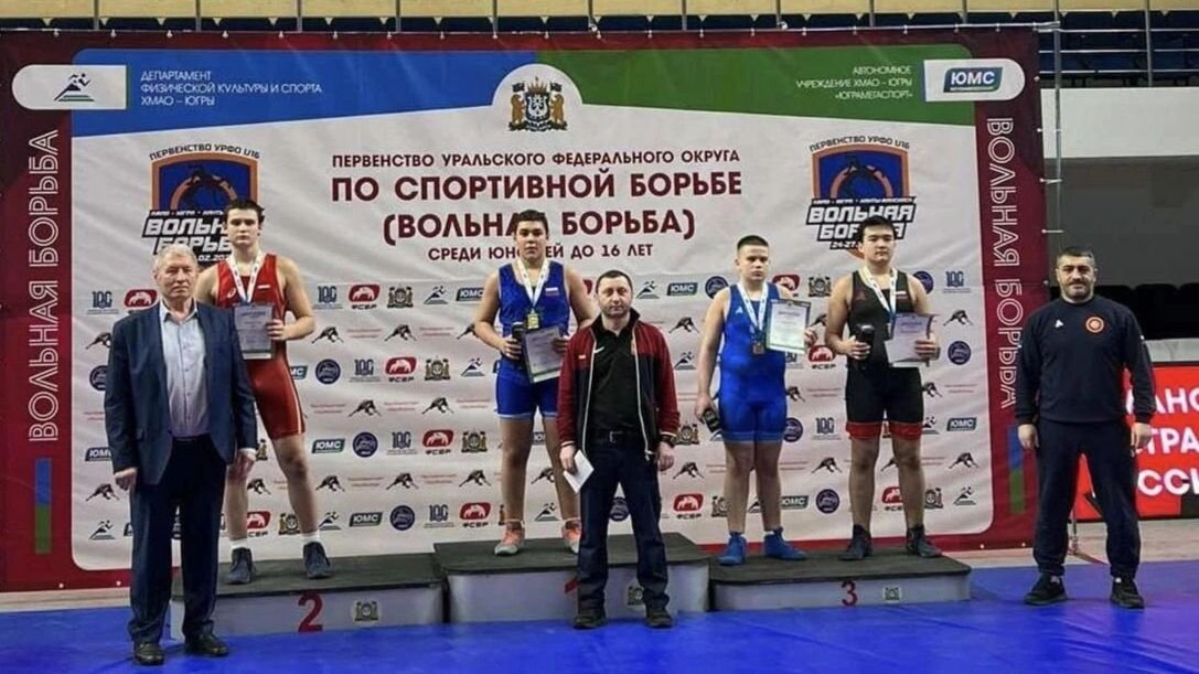 Итоги чемпионата по вольной. Спортсмены. Юноши спортсмены. Спортсмен года. Борьба фото.