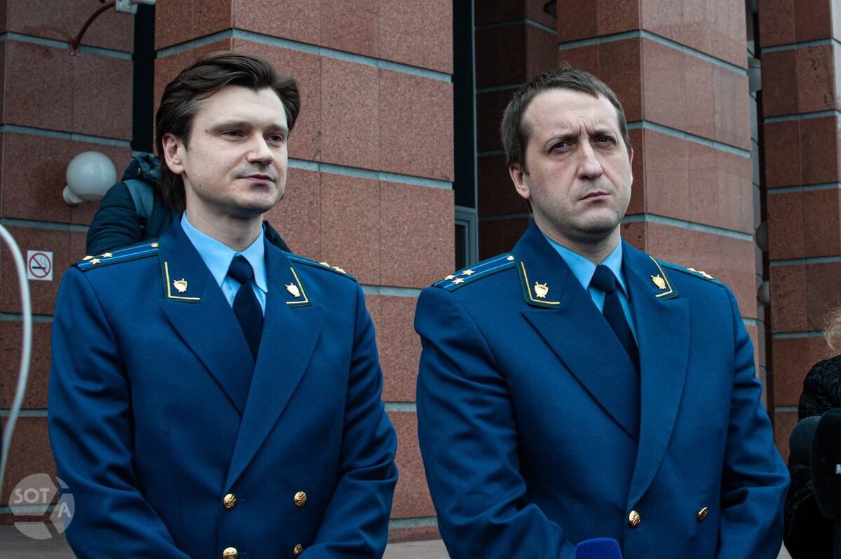 Прокуроры Антон Щербаков и Александр Коробейников 