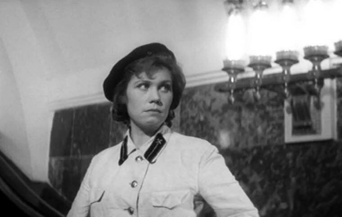 Кадр из фильма «Я шагаю по Москве"