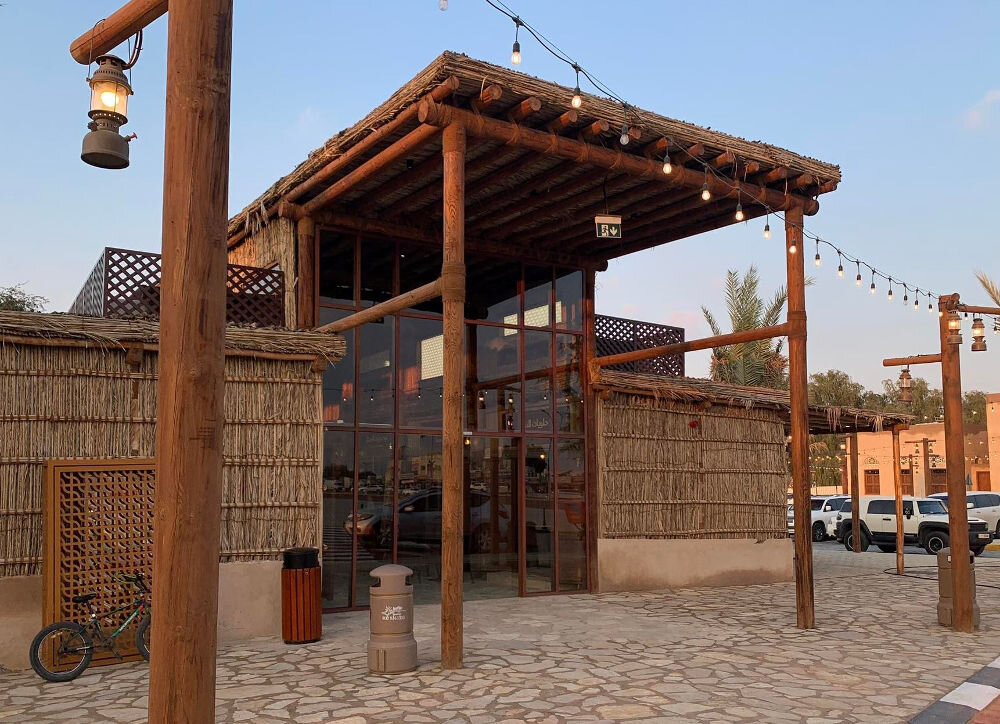 Торговые ряды напротив Форта Al Dhaid