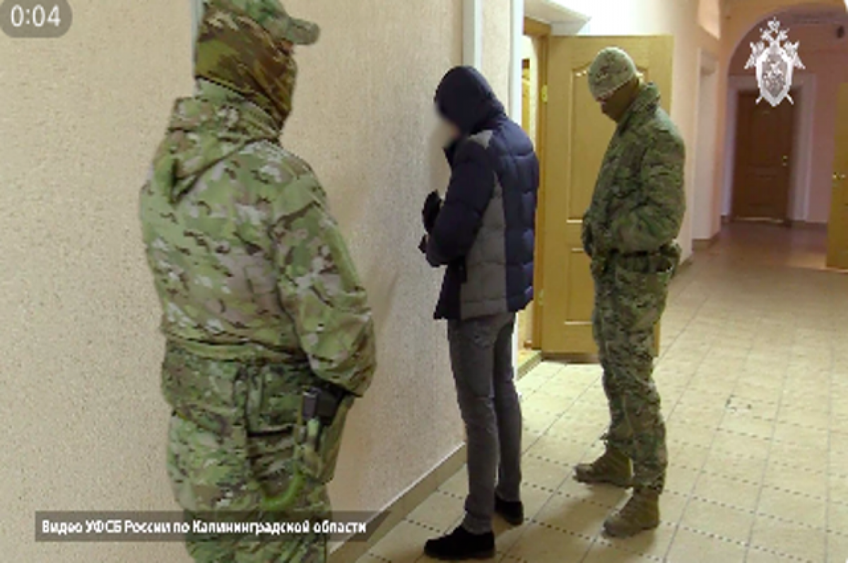    Бывшего сотрудника таможни обвиняют в мошенничестве в крупном размере