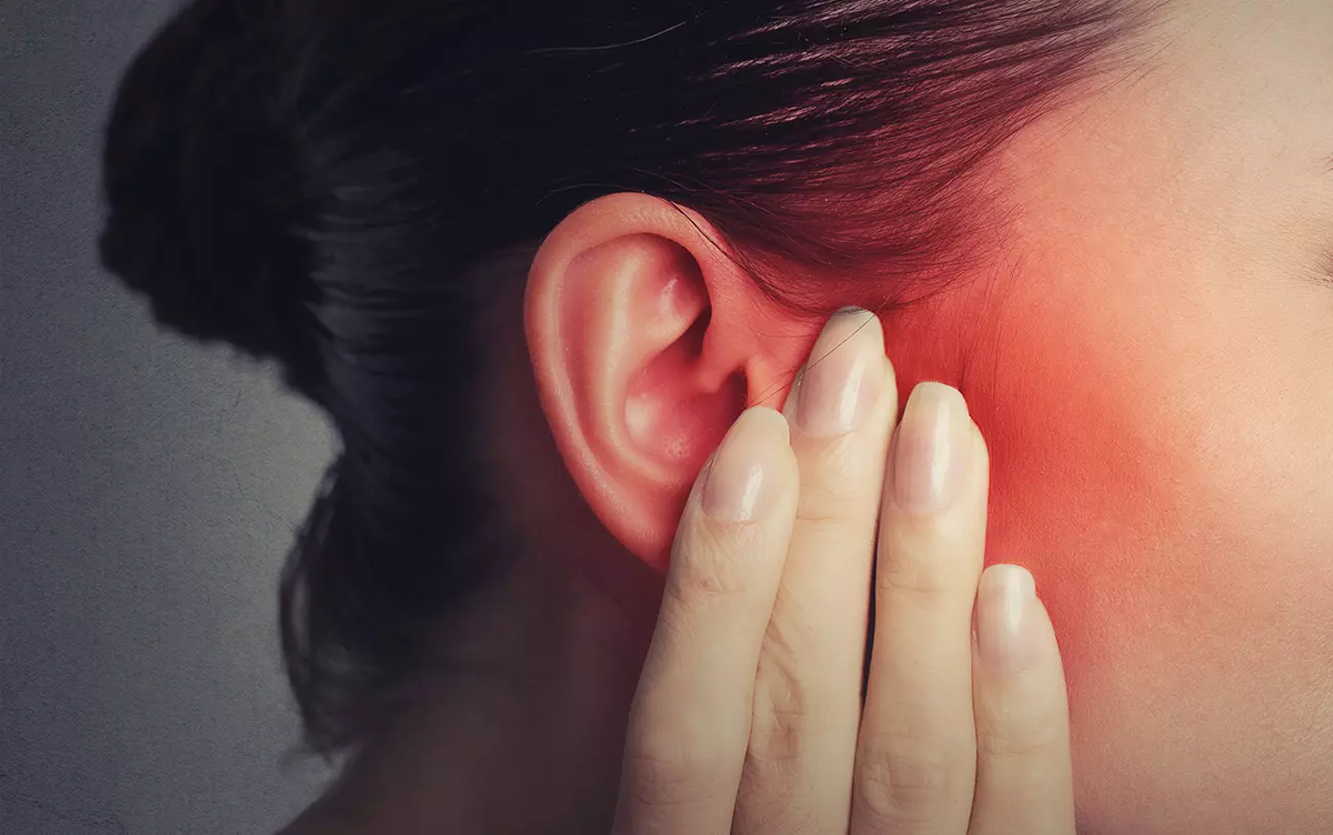 При нырянии болят уши: почему возникает боль в ушах?