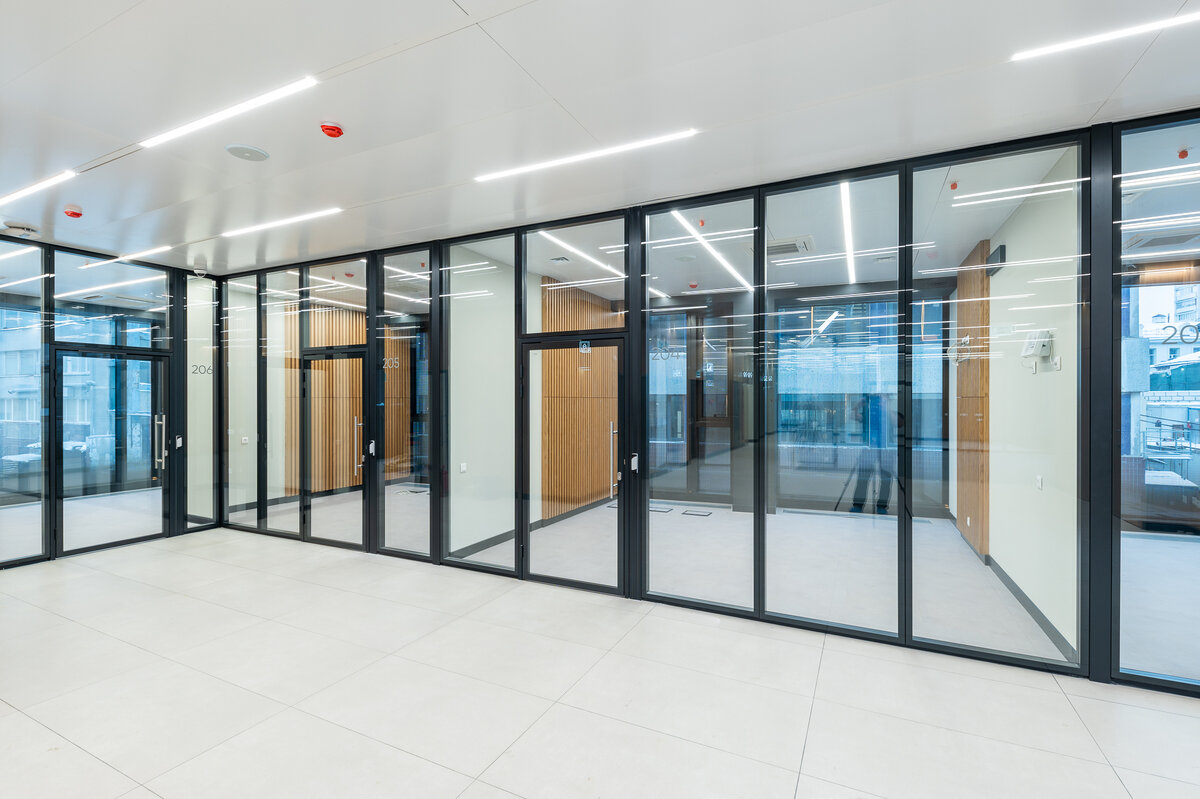 Использование в различных учебных заведениях офисных перегородок стало обыденным явлением