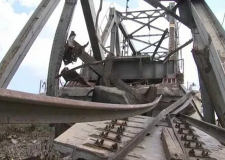    На подступах к Артёмовску ВСУ взорвали практически все мосты