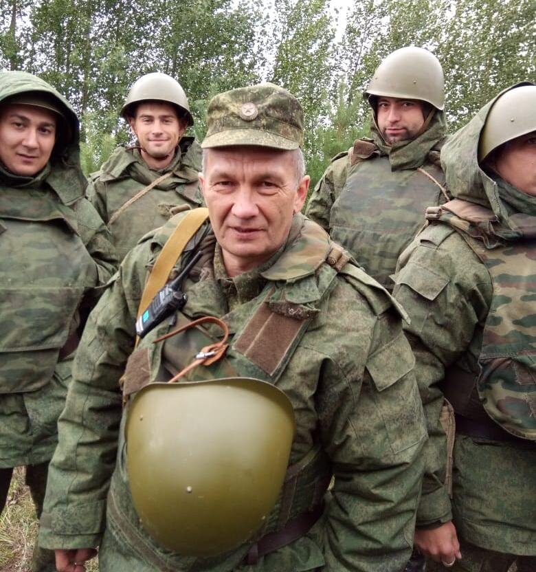 Офицер запаса после 50-это "букет болезней." Не шибко годен к военной ...