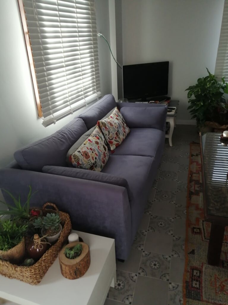 диван в гостиной